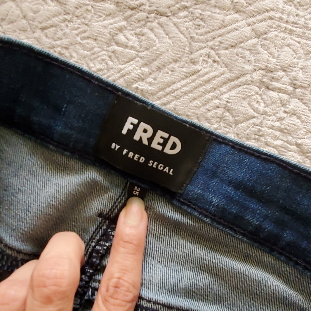 Jeans - Picture 3 of 3